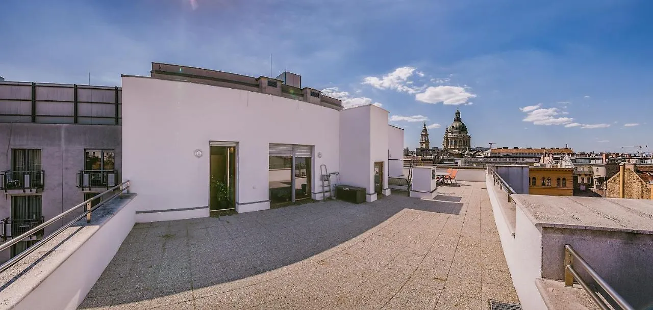 Budapest Top Apartment With Private 90 Sqm Rooftop, Free Parking And Air Condition Maďarsko
